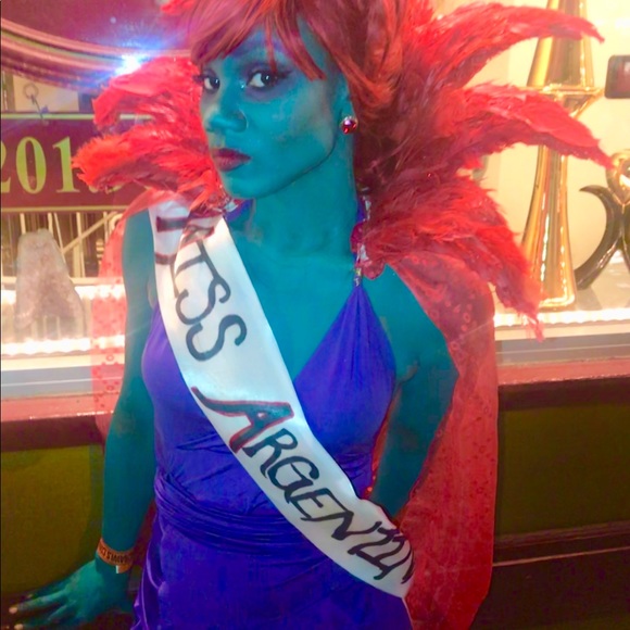 Meet your Posher, Jackie Bleu - Picture 5 of 8